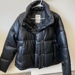 Abercrombie & Fitch A&F Mini Puffer Faux Leather